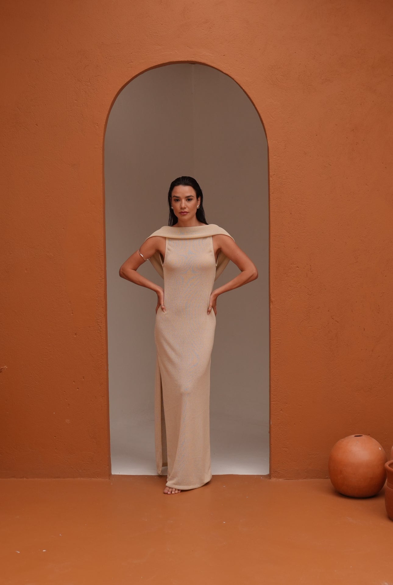 Drape-Back Knit Maxi Dress – Tropical Elegance