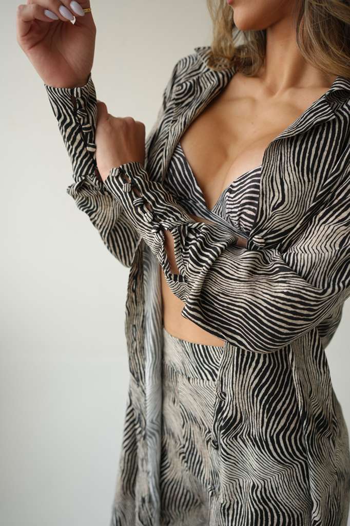 Zebra Flow Button-Down Chemise Tunic – Amazônia B2R