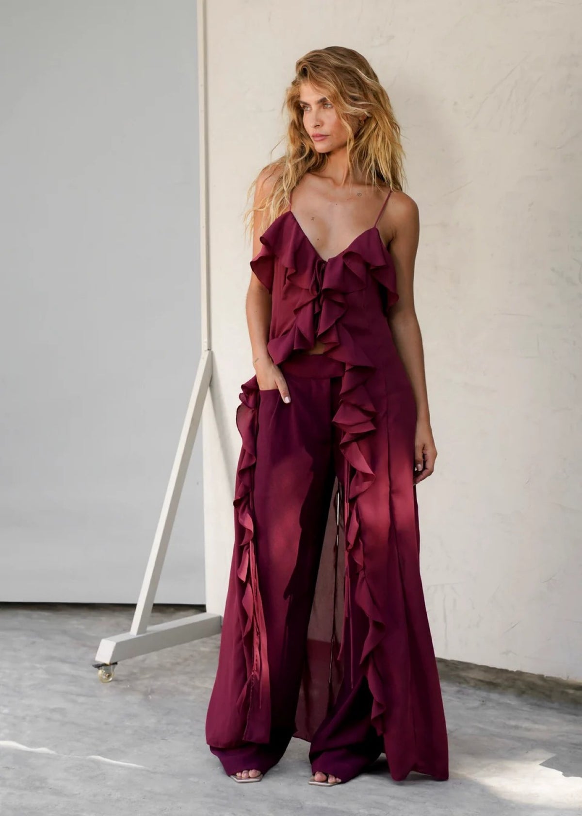 Cascata Merlot wide-leg pants with high waist and front pleats